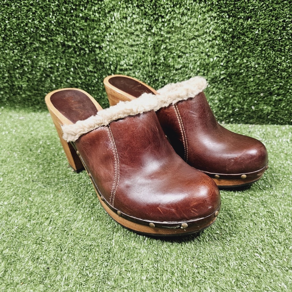VTG MIA Brown Leather Wooden‎ Studded Shearling Lined Clogs Womens Size 9